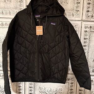 Patagonia Black Quilted Bomber Hoody NWT size XL